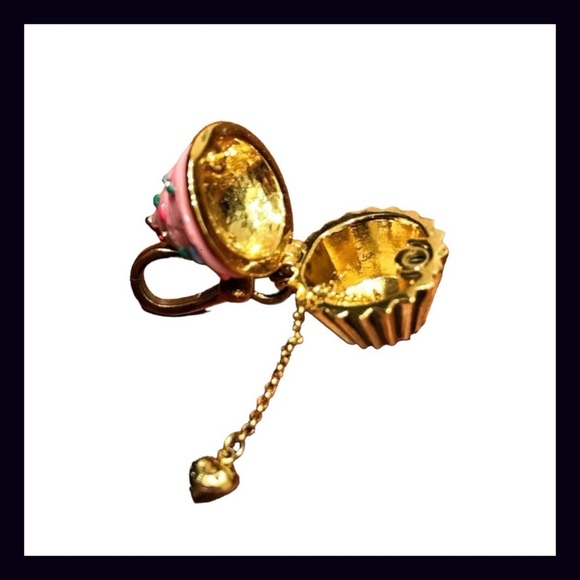 Super RARE Juicy Couture Extra Large Cupcake Charm - Picture 5 of 6